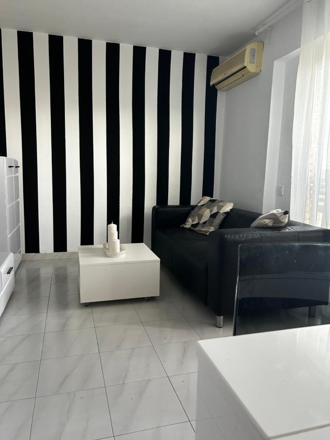 Apartamentos Acuario 베날마데나코스타 외부 사진